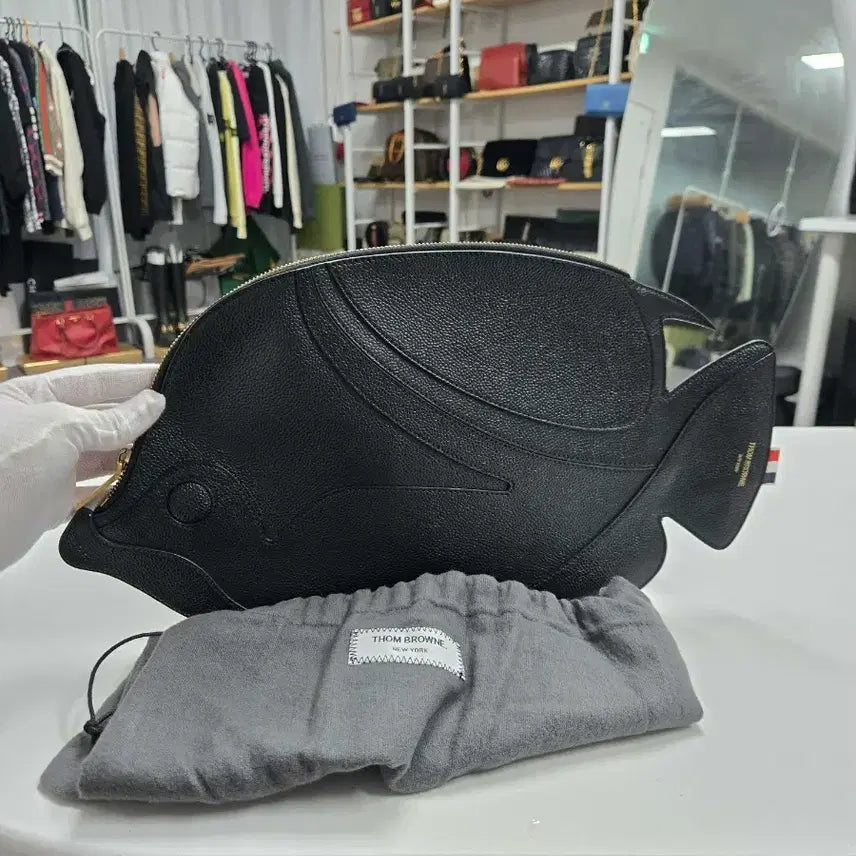 [BUNJANG] Thom Browne Genuine Fish Clutch Bag / [정품] 톰브라운 피쉬 클러치백