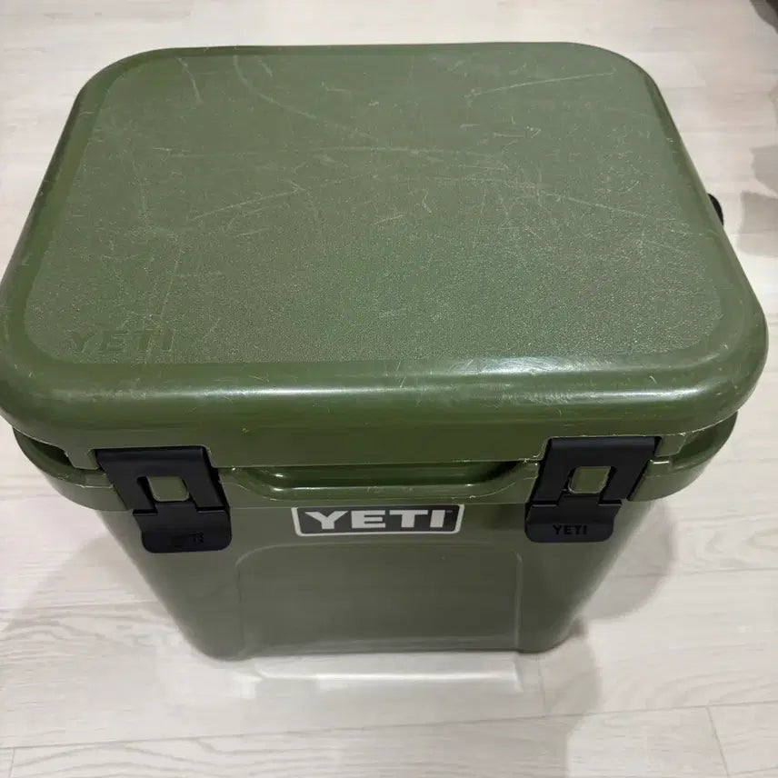 [BUNJANG] YETI Roadie 24 Hard Cooler Olive / 예티 YETI 로디 24 하드쿨러 올리브