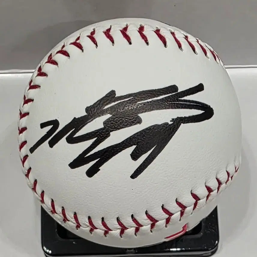 [BUNJANG] Kim Beom-su Signed Kia Tigers Logo Baseball / 김범수 기아 로고볼 싸인볼