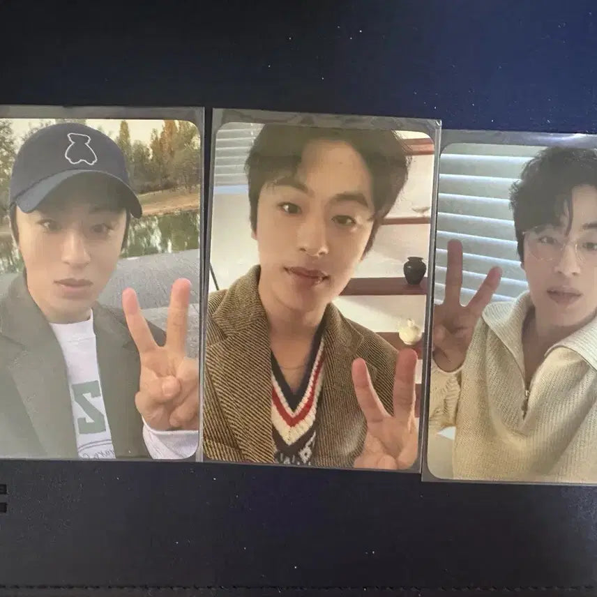 [BUNJANG] Gu Gyo-hwan Season's Greetings Photocard Bundle / 구교환 시즌그리팅 시그 포토카드+비공굿 포카