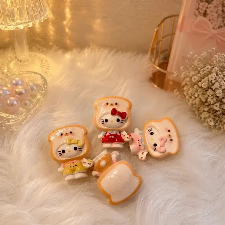 [BUNJANG] Hello Kitty Bread Charm Keychain / 식빵 키티 키링!!! 유니크한 귀여움! 새상품