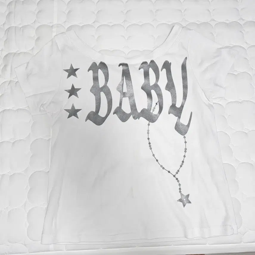 [BUNJANG] SETUPEXE BABY WIDE NECK TOP WHITE / 셋업이엑스이 BABY WIDE NECK TOP WHITE(아일릿원희핑크컬러착용)