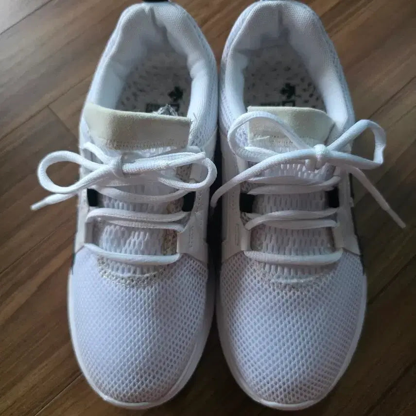 [BUNJANG] Descente White Mesh Sneakers / 데쌍트 화이트 메쉬 스니커즈