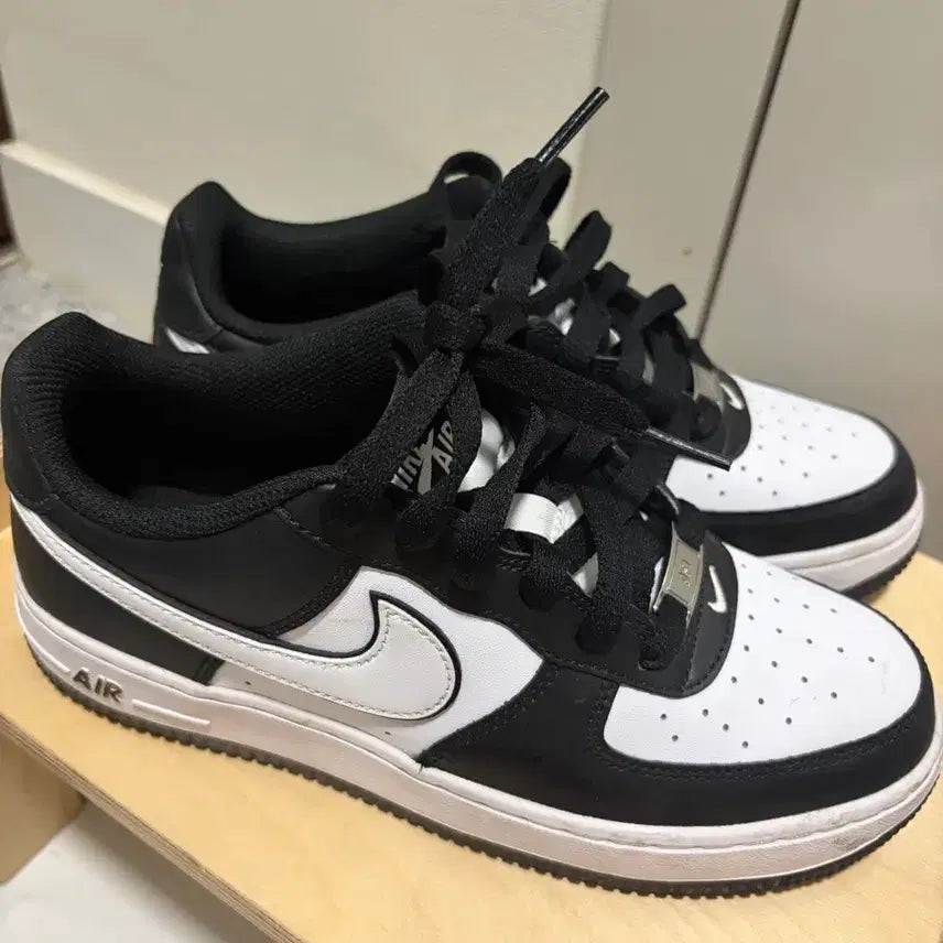 [BUNJANG] Nike Air Force 1 Low Black White 235mm / 나이키 에어포스 검흰 235
