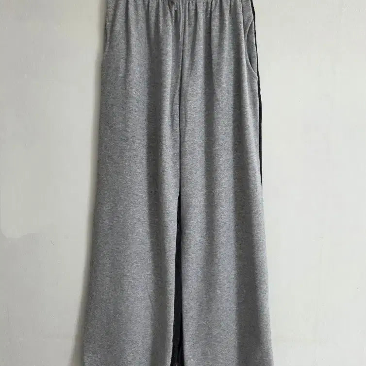[BUNJANG] Contrast Color Block Denim Training Pants / 앞뒤 다른 배색 흑청 데님 트레이닝 팬츠 S