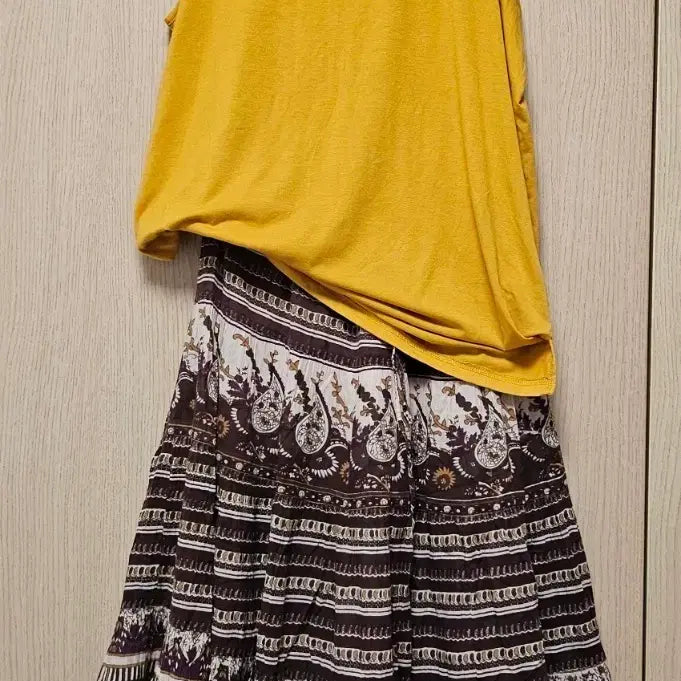 [BUNJANG] Shuka Pattern Cotton Long Skirt & Mustard Sleeveless Top Set / 겨자색 민소매 상의 +슈카 아사면패턴 롱 스커트