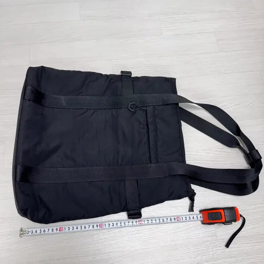 [BUNJANG] ZARA Black Nylon Tote Bag with White Pouch / ZARA 블랙 나일론 토트백