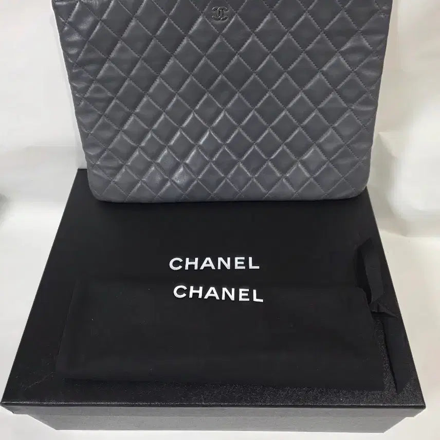 [BUNJANG] Chanel Lambskin Large Clutch Gray (20-series) / 샤넬 램스킨 그레이 라지 클러치 20번대