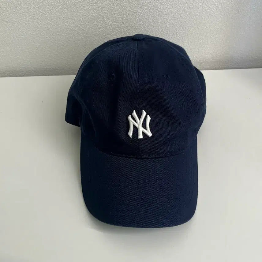 [BUNJANG] New York Yankees Logo Navy Baseball Cap / M뉴욕 양키스 로고 네이비 볼캡LB