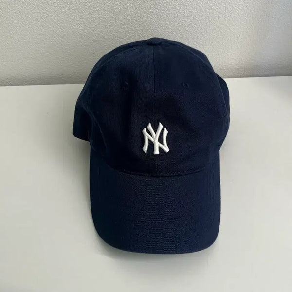 [BUNJANG] New York Yankees Logo Navy Baseball Cap / M뉴욕 양키스 로고 네이비 볼캡LB