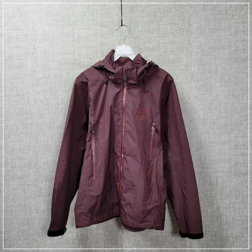[BUNJANG] Arc'teryx Burgundy Wind Jacket Men's 100 / 2617. 아크테릭스 버건디 윈드자켓 남성100