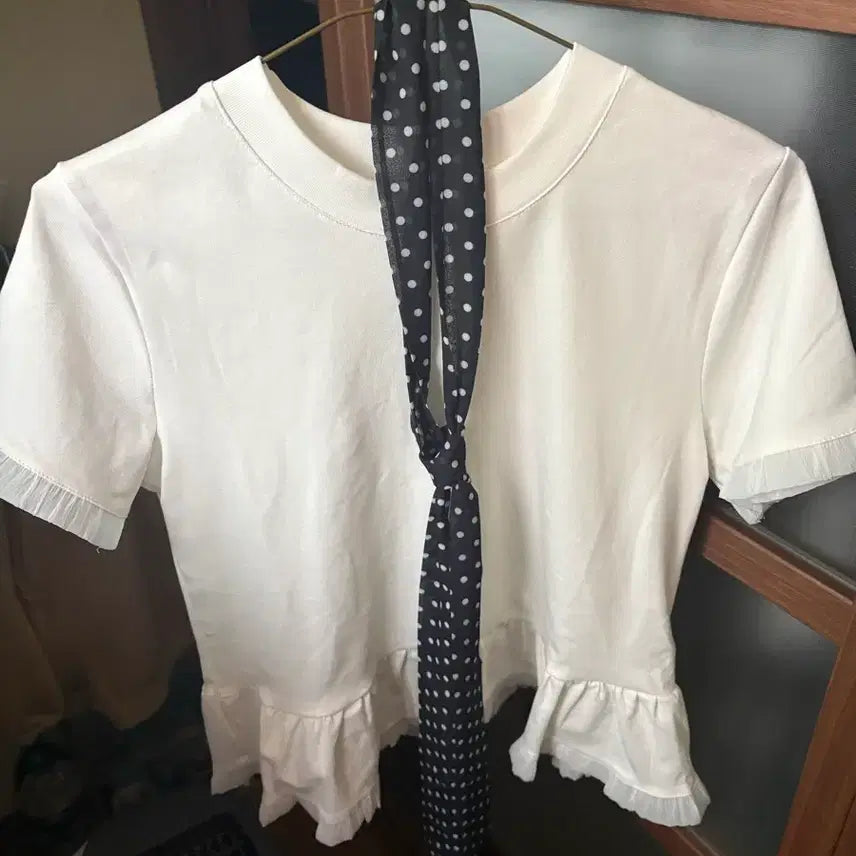 [BUNJANG] White Frill Dot Tie Set Blouse / 화이트프릴 도트타이세트