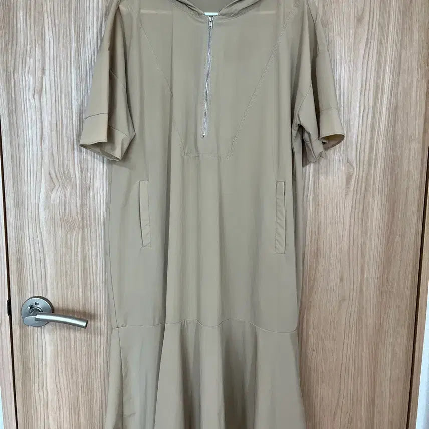 [BUNJANG] Open Closet Beige Hooded Long Dress / 오픈클로젯 베이지 후드 롱 원피스~77