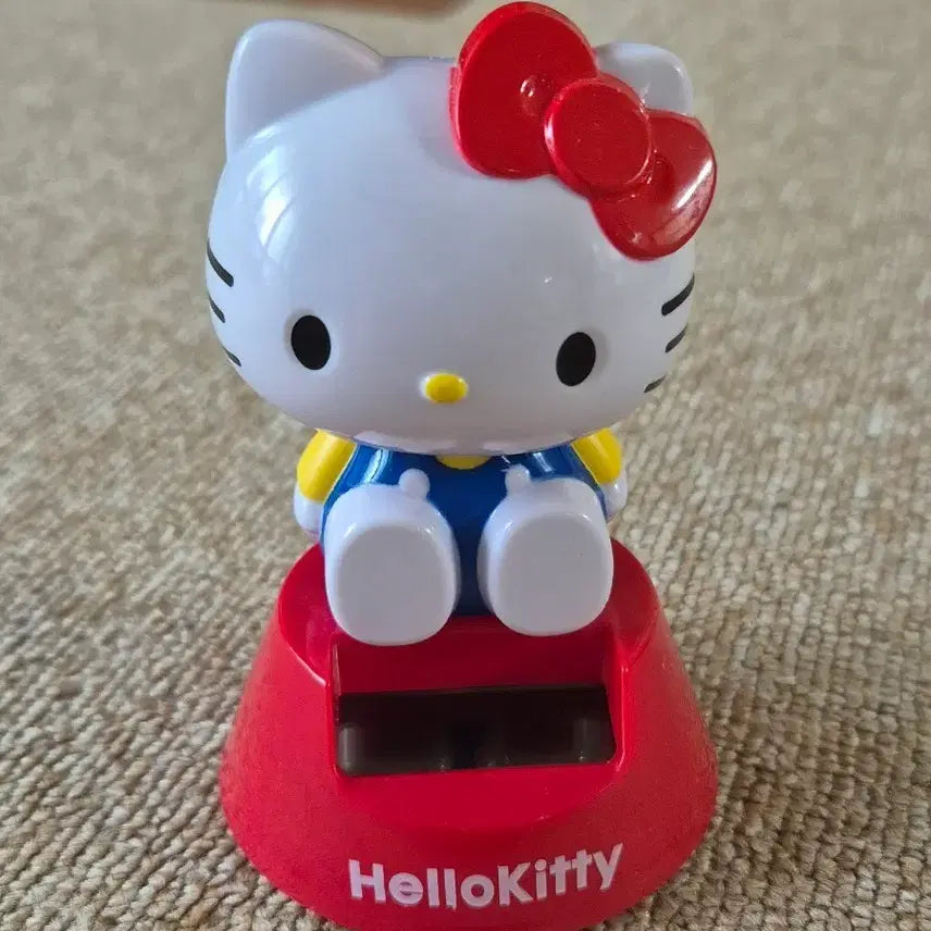 [BUNJANG] Hello Kitty Moving Figure / 움직이는 헬로키티