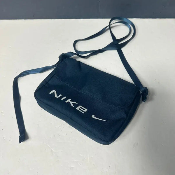 [BUNJANG] Nike Logo Mini Crossbody Bag / 나이키 로고 네이비 미니 크로스백 가방
