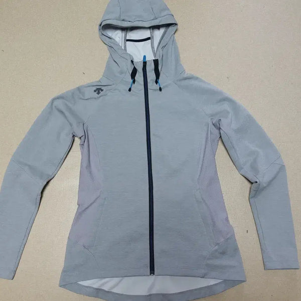 [BUNJANG] Descente Women's Gray Hooded Jumper Training Jacket Size 90 / 데상트/후드점퍼 그레이 90/트레이닝복/후드집업 여성/38266