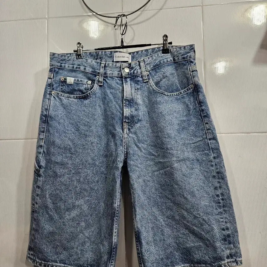 [BUNJANG] Calvin Klein Bermuda Shorts / 캘빈클라인버뮤다(남32~33)
