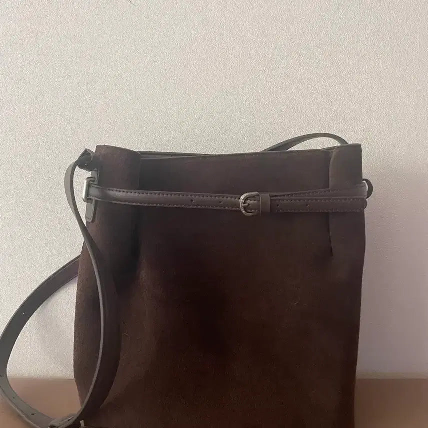 [BUNJANG] Elba T Geve Suede Shoulder Bag Brown / 엘바테게브