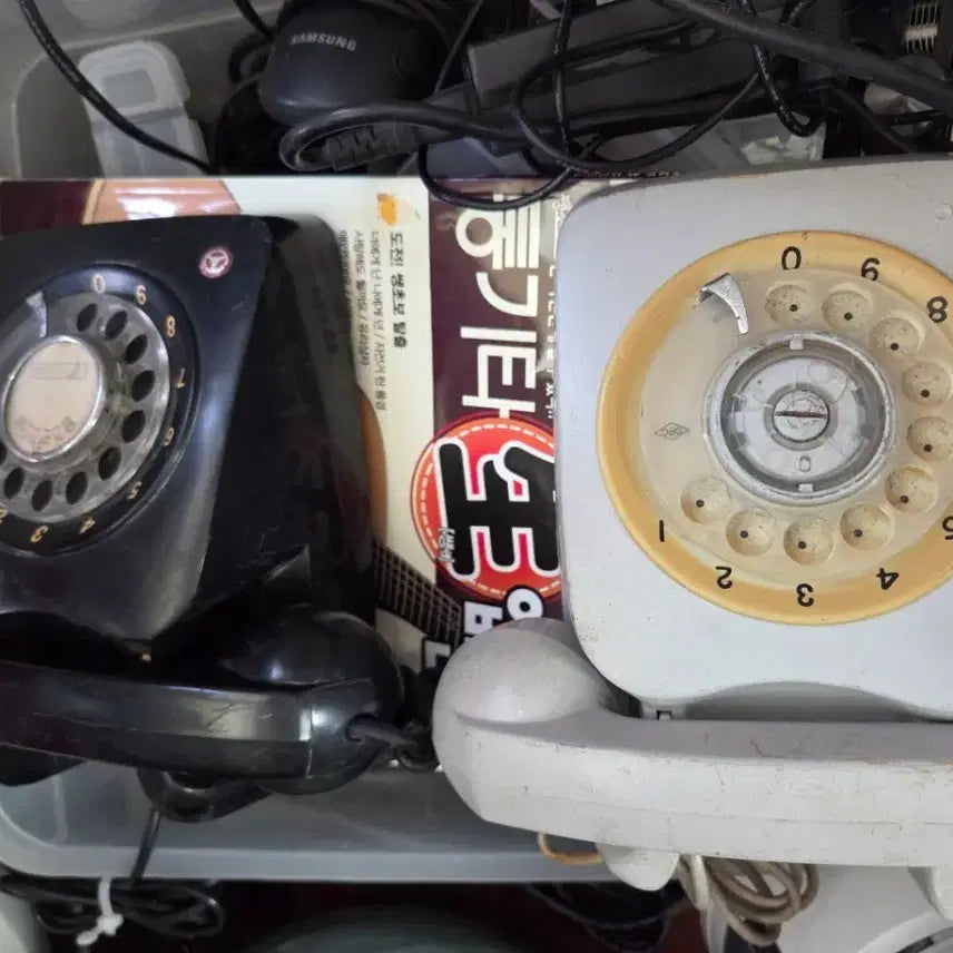 [BUNJANG] Vintage Rotary Dial Telephone Set (Black & White) / 옛날 빈티지 다이얼 전화기 블랙 화이트 2대일괄