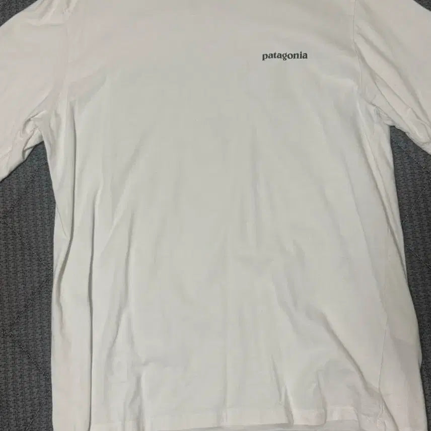 [BUNJANG] Patagonia White Short Sleeve T-Shirt / 파타고니아 흰색 반팔 티셔츠