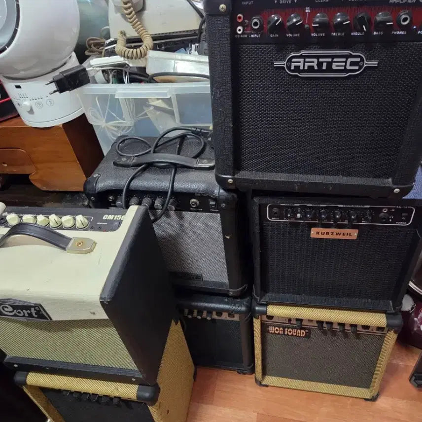 [BUNJANG] Guitar Amplifier Lot (Untested) / 기타 앰프 7대 사진일괄(노테스트)