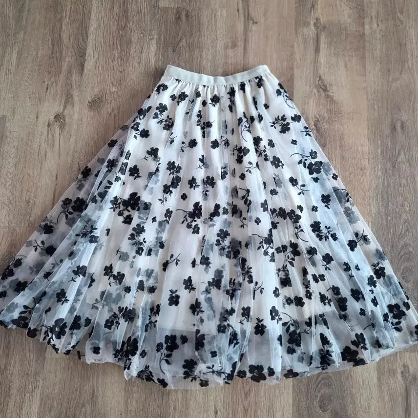 [BUNJANG] Sheer Floral Pattern Long Skirt / 시스루 플라워 패턴 롱 스커트
