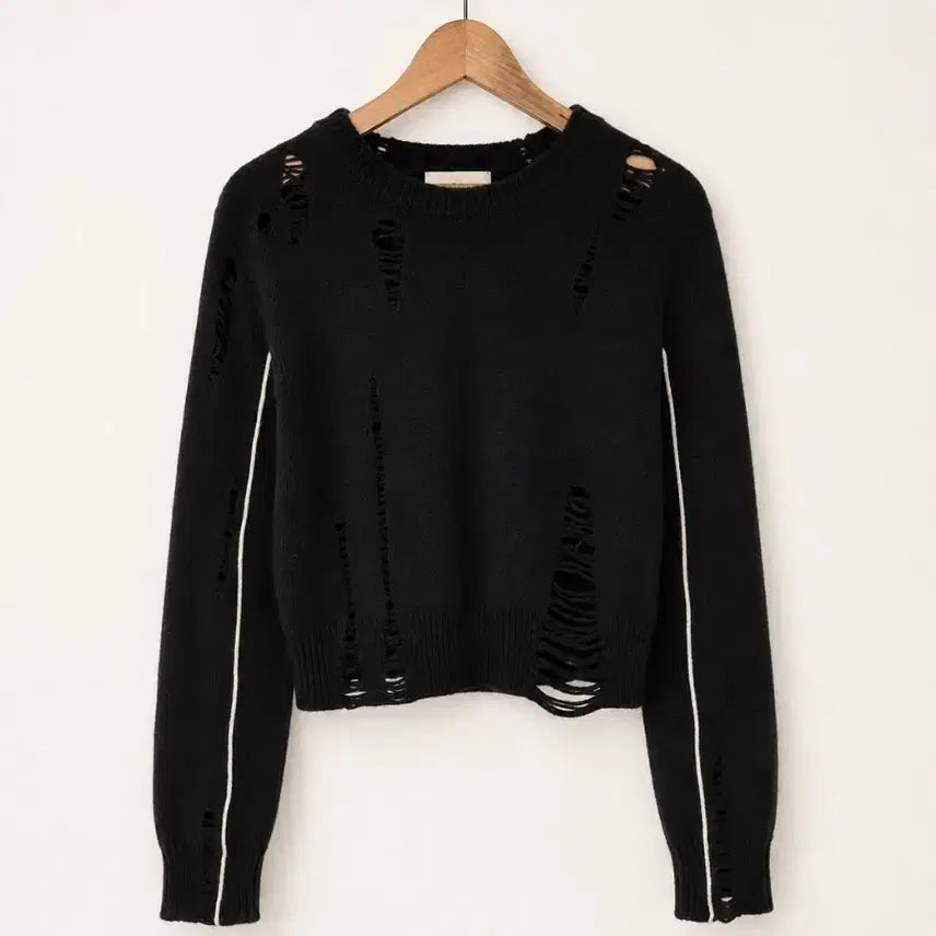 [BUNJANG] Matin Kim Damaged Knit Black / 마뗑킴 데미지 니트 (블랙) 판매합니다!