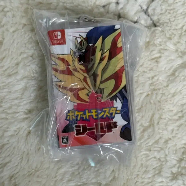 [BUNJANG] Pokemon Shield Cartridge Keychain / [포켓몬스터 실드]닌텐도 카트리지 키링 실드 카트리지 포켓몬스터 30주년 패키지 카트리지 키링