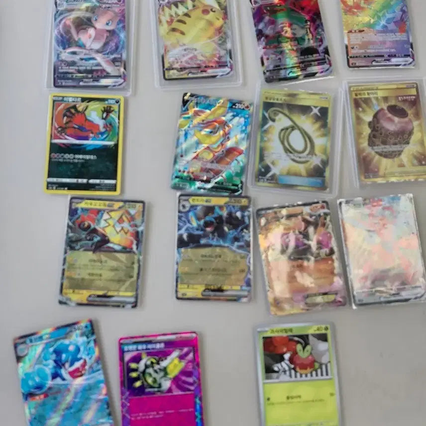 [BUNJANG] Pokemon Card Bundle (Mew, Pikachu, Charizard) / 포켓몬 카드 일괄 (뮤, 피카츄, 리자몽)