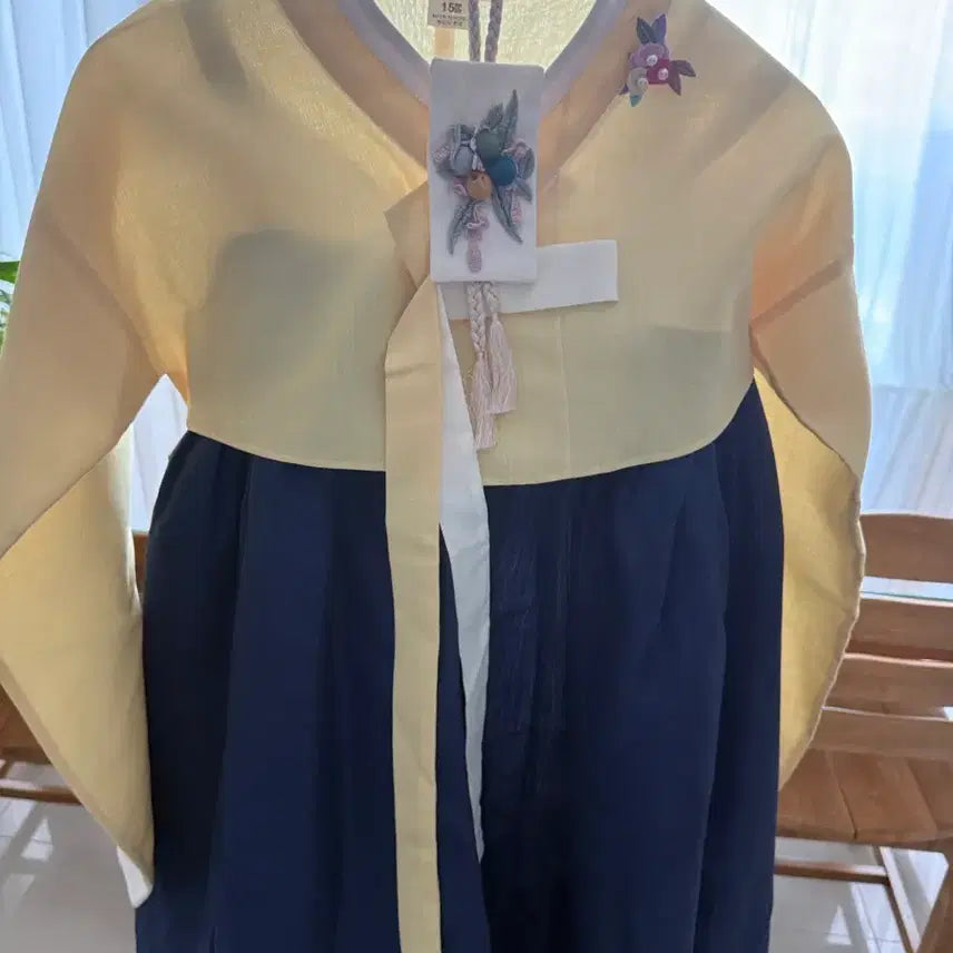 [BUNJANG] Children's Hanbok (Women's Fit Available) / 여아 한복 (여성도 가능)