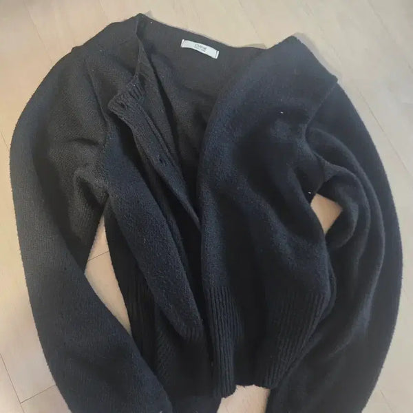 [BUNJANG] Thick Black Cardigan / 도톰한 블랙 가디건free