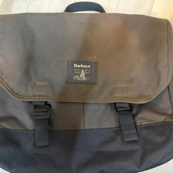[BUNJANG] Barbour Field Waxed Satchel Bag / 바버 필드 왁스드 샤첼 가방