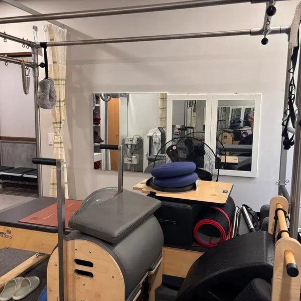 [BUNJANG] Into Pilates Cadillac Reformer / 인투필라테스 캐딜락 리포머