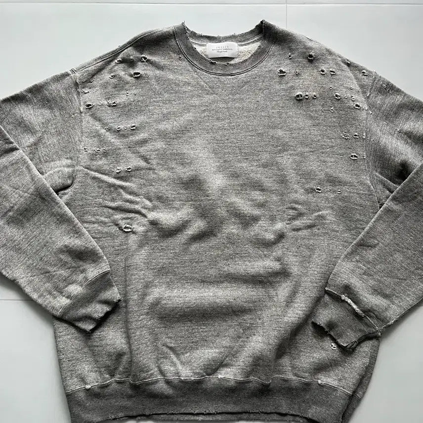 [BUNJANG] Damage Sweatshirt Size 2 / unused 데미지 스웻 2사이즈