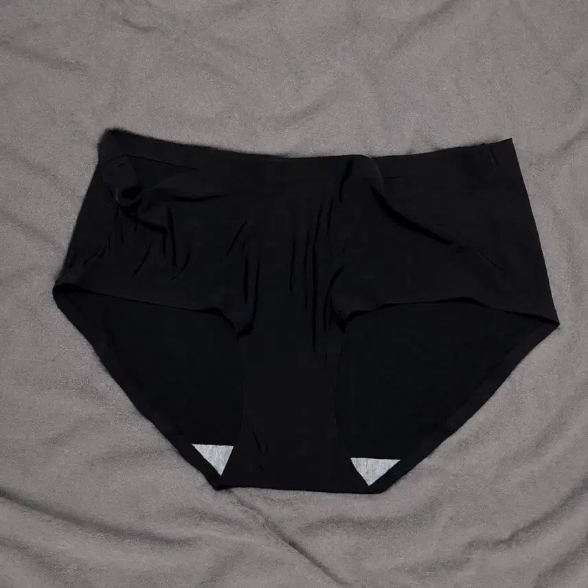 [BUNJANG] Women's Black Seamless Triangle Briefs (M) / 중고 삼각 심리스 팬티 (black) 여성