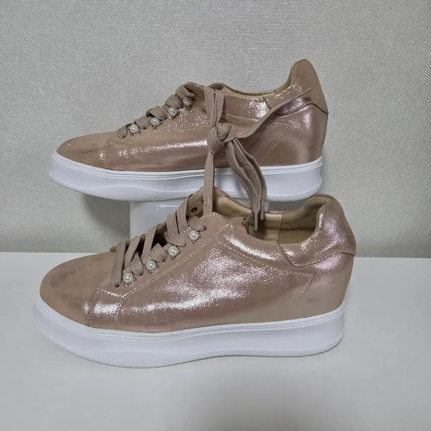 [BUNJANG] MUQGEE Women's Height-Increasing Sneakers / 무크 키높이 여성 스니커즈 컴포트화 신발 240