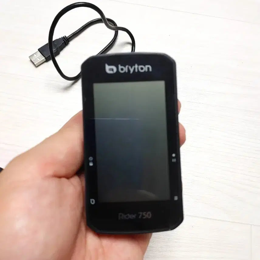 [BUNJANG] Bryton Rider 750 GPS Cycling Computer Bundle with Case, Mount, and Charging Cable / 가성비갑] 브라이튼 라이더 750 GPS 사이클링 속도계 속도계+케이스+마운트+충전케이블 일괄로 팝니다. 택포 9.5만