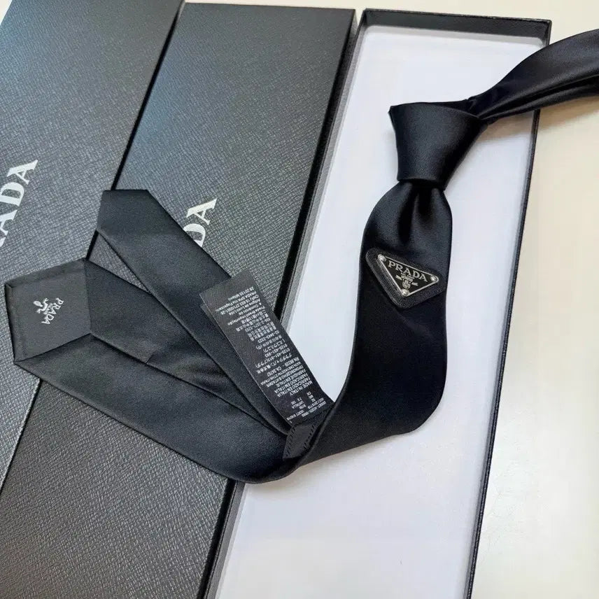 [BUNJANG] PRADA Black Silk Necktie / 당일발송+새제품/ PRADA 프라다 넥타이 블랙