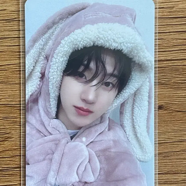 [BUNJANG] Kickflip Gyehun Rabbit Blanket Photocard / 킥플립 계훈 토끼담요 포카 판매