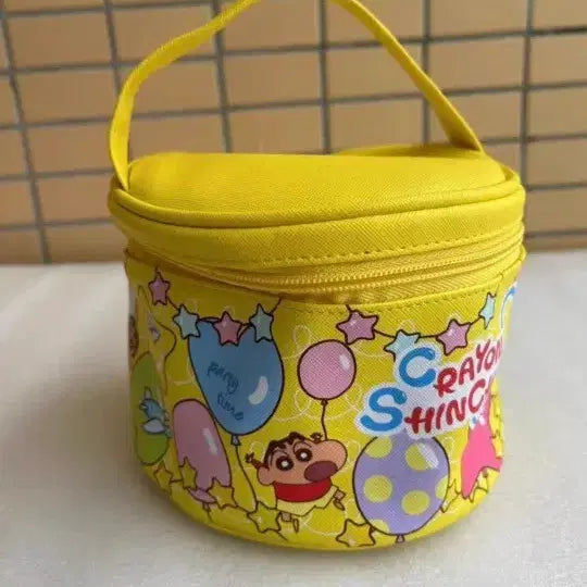 [BUNJANG] Crayon Shin-chan Round Pouch Yellow / 새제품) 짱구 원통형 파우치 옐로우
