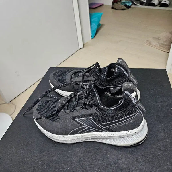 [BUNJANG] Reebok Floatride Run 245mm Black Sneakers / 리복 플로트라이드 런 245mm 블랙 운동화 상태최상