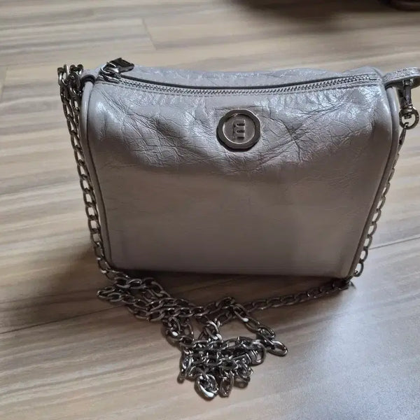 [BUNJANG] minitmute Brett Mini Light Grey Chain Bag / 미닛뮤트 브렛미니 라이트그레이 체인백