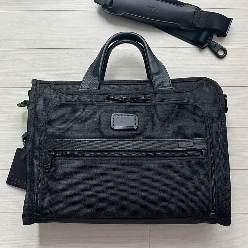 [BUNJANG] Tumi Alpha 2 Slim Deluxe Portfolio Briefcase / 투미 Tumi 알파2 슬림 디럭스 포트폴리오 26110D2 팝니다.
