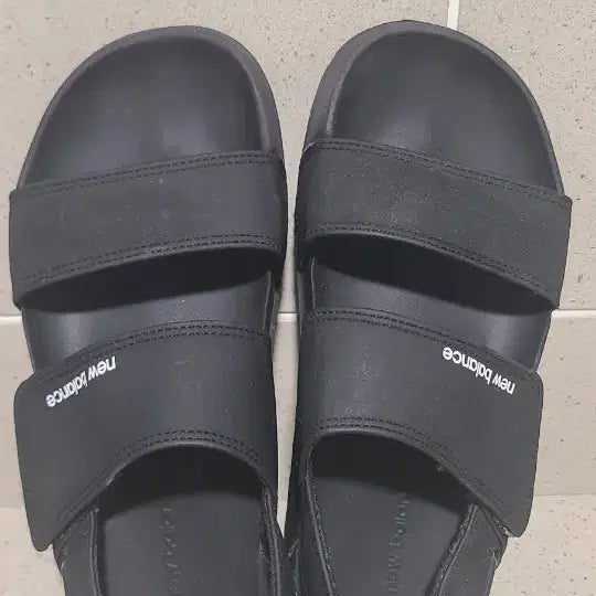 [BUNJANG] New Balance Black Sandals / 뉴발란스 샌들 블랙