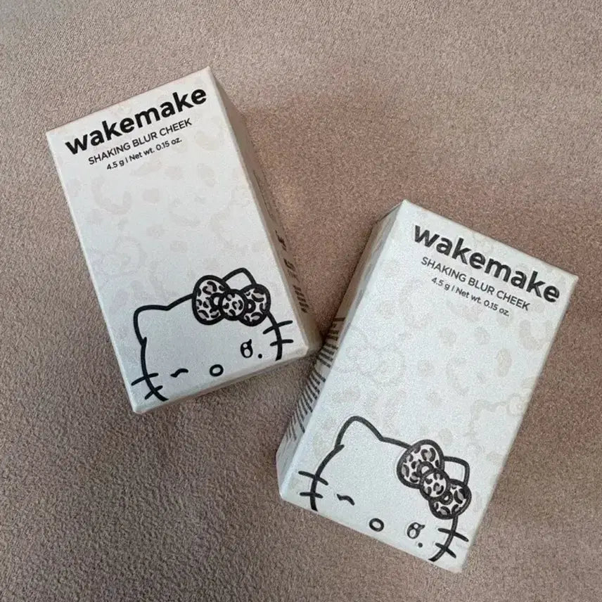 [BUNJANG] WAKEMAKE Gyaru Hello Kitty Shaking Blur Cheek (Sealed) / (미개봉/단종템)갸루 헬로키티 쉐이킹 블러 치크 웨이크메이크