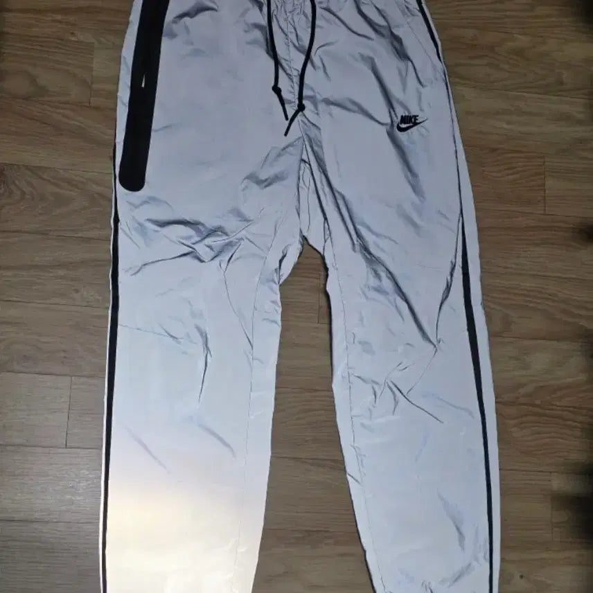 [BUNJANG] Nike Woven Flash Scoth Pants / 나이키 우븐 플래시 스카치 팬츠 바지 M 발광 형광 리플렉티브 nsw 테크팩