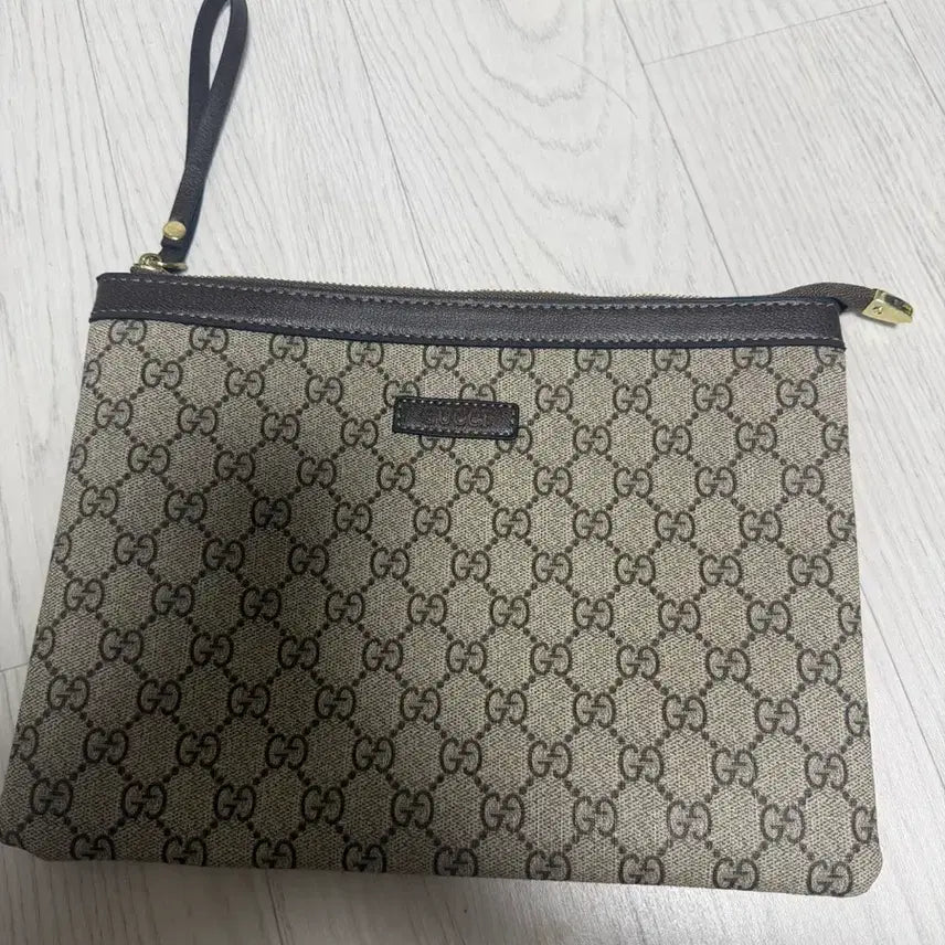 [BUNJANG] Gucci GG Supreme Clutch Bag / 구찌 GG 슈프림 클러치 백
