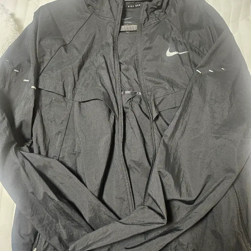[BUNJANG] Nike Stride Repel UV Running Windbreaker Jacket Black / 나이키 스트라이드 리펠UV런닝 바람막이 자켓 블랙