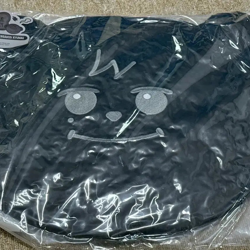 [BUNJANG] KYUHYUN Bakery Pop-up Store Face Cushion 'TAN' / 규현 규매 베이커리 팝업스토어 얼굴쿠션 탄 규매