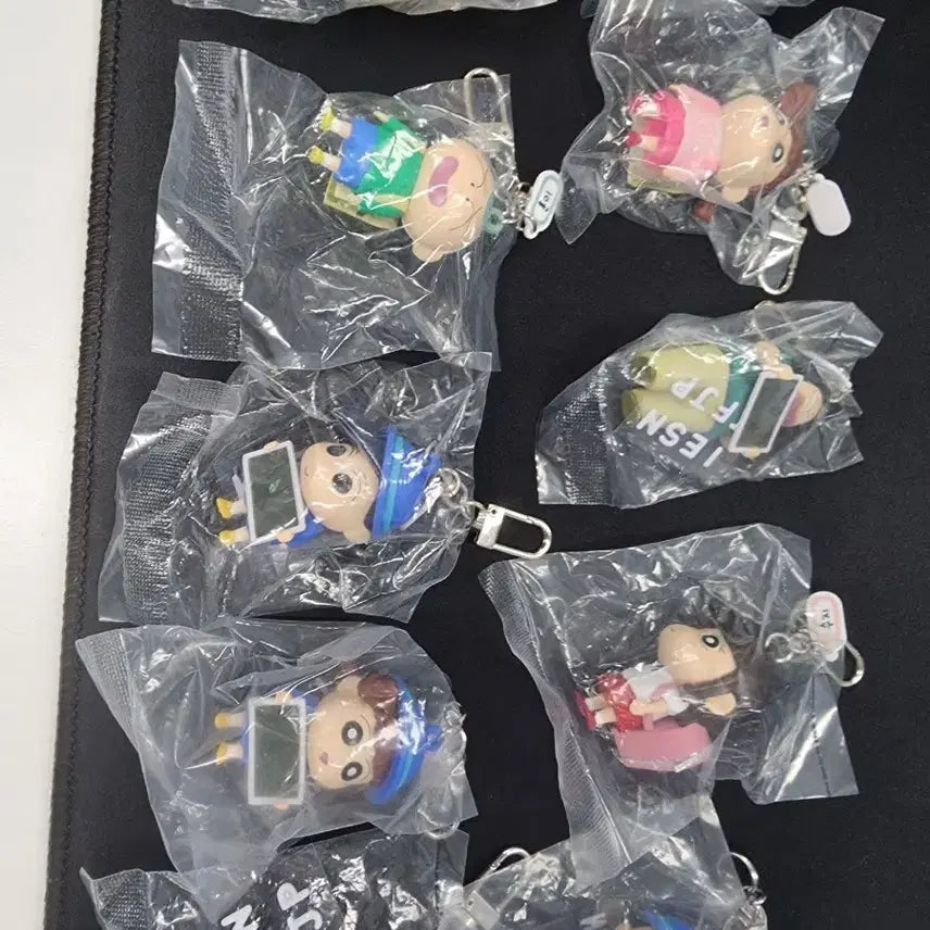 [BUNJANG] Crayon Shin-chan 10-Piece Keychain Bundle Set / 짱구키링10종일괄
